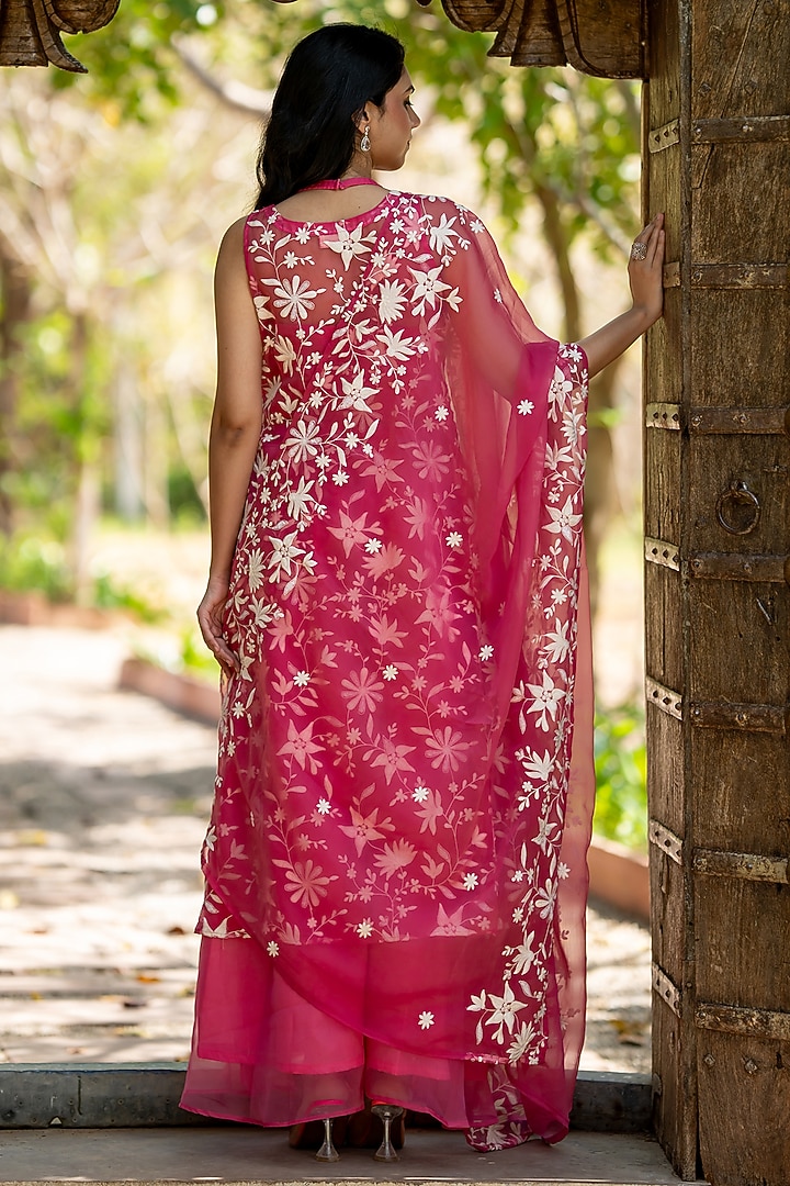 Pink Chiffon Floral Embroidered Halter Kurta Set by House Of Jamoti at Pernia's Pop Up Shop