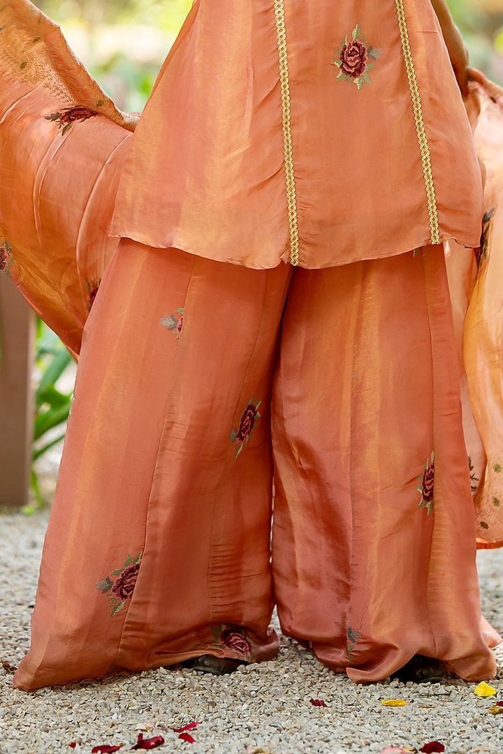 Peach Tissue Floral Machine Embroidered Kurta Set by House Of Jamoti at Pernia's Pop Up Shop