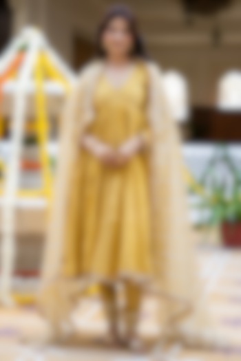 Mustard Tissue Kurta Set by House Of Jamoti at Pernia's Pop Up Shop