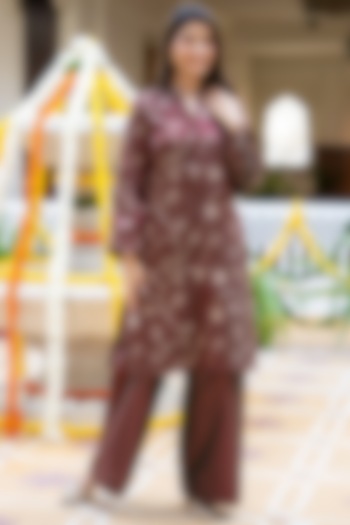 Brown Tissue Kurta Set by House Of Jamoti at Pernia's Pop Up Shop