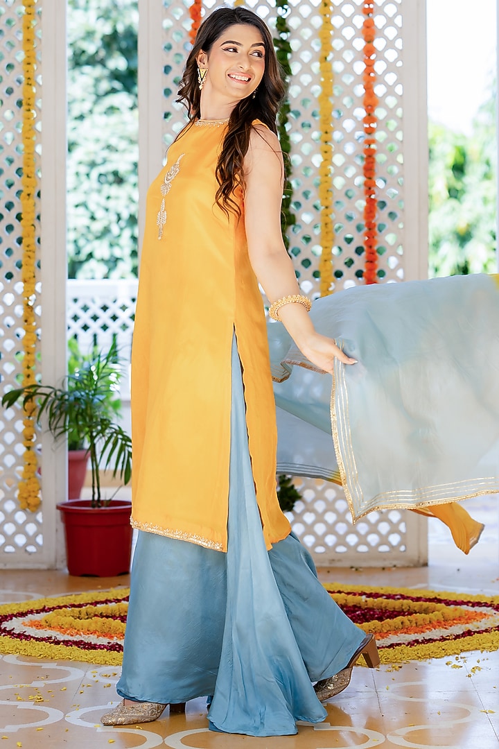 Yellow Upada Silk Embroidered Kurta Set by House Of Jamoti at Pernia's Pop Up Shop