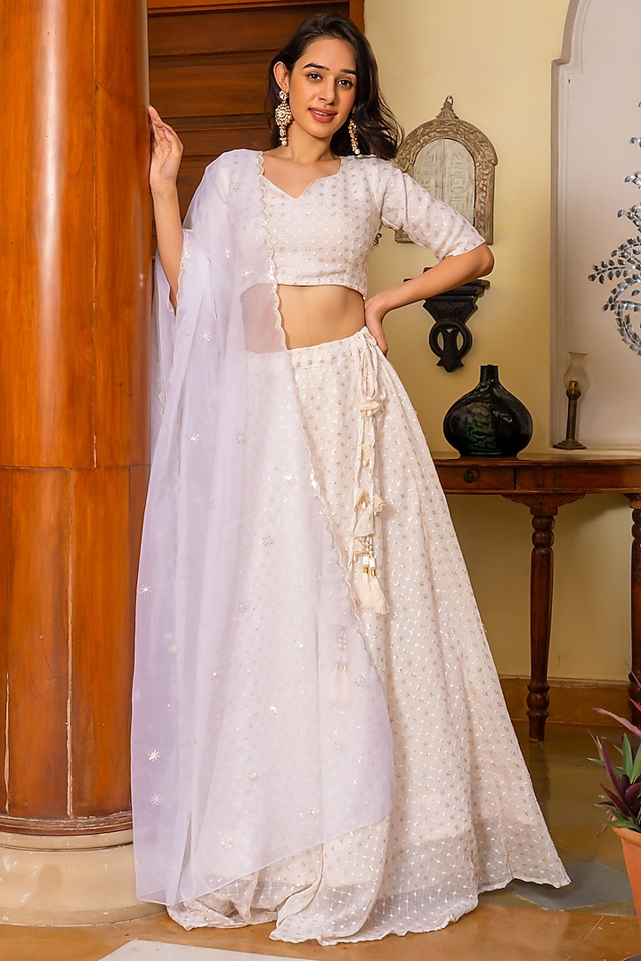 White Georgette Embroidered Lehenga Set by House Of Jamoti at Pernia's Pop Up Shop