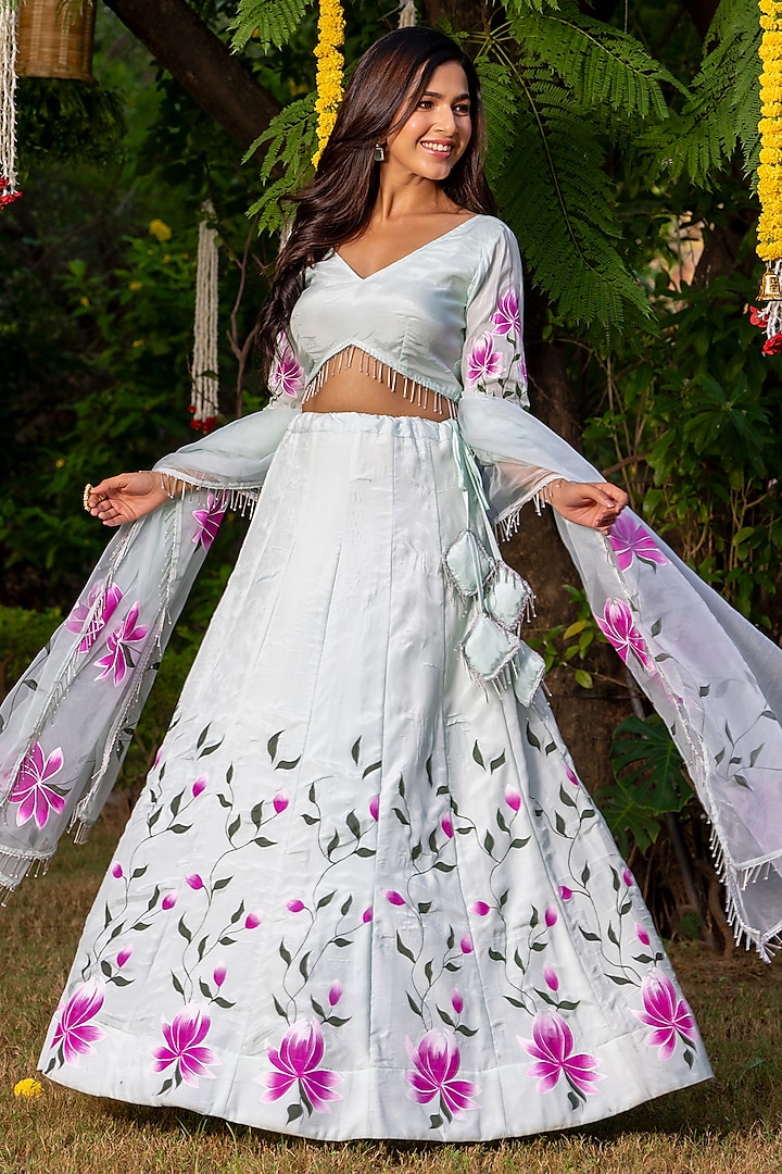 White Muslin Silk Hand Printed Lehenga Set by House Of Jamoti at Pernia's Pop Up Shop