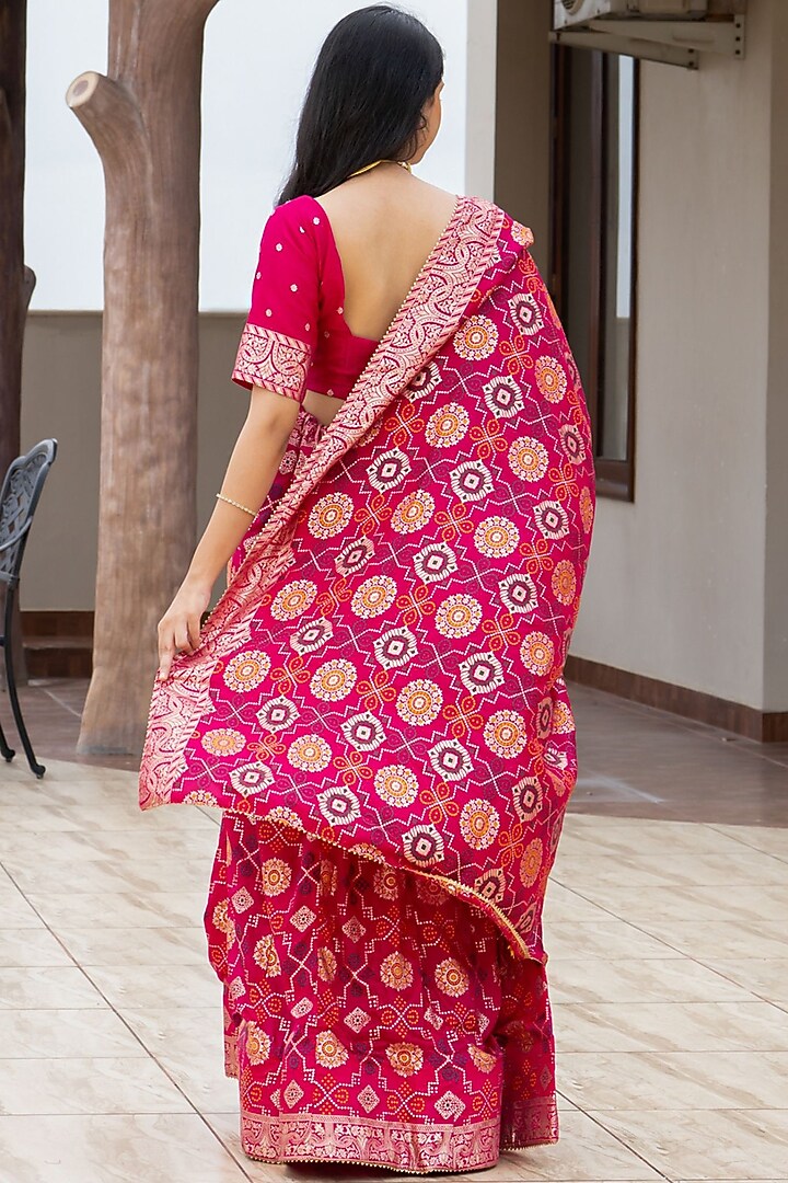 Rani Pink Silk Blend Lehenga Set by House Of Jamoti at Pernia's Pop Up Shop