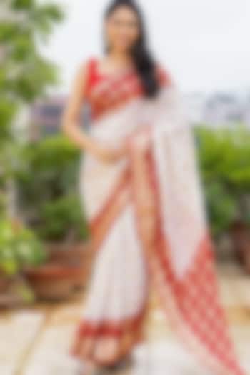 Red & White Georgette Zari Festive Saree Set by House Of Jamoti at Pernia's Pop Up Shop