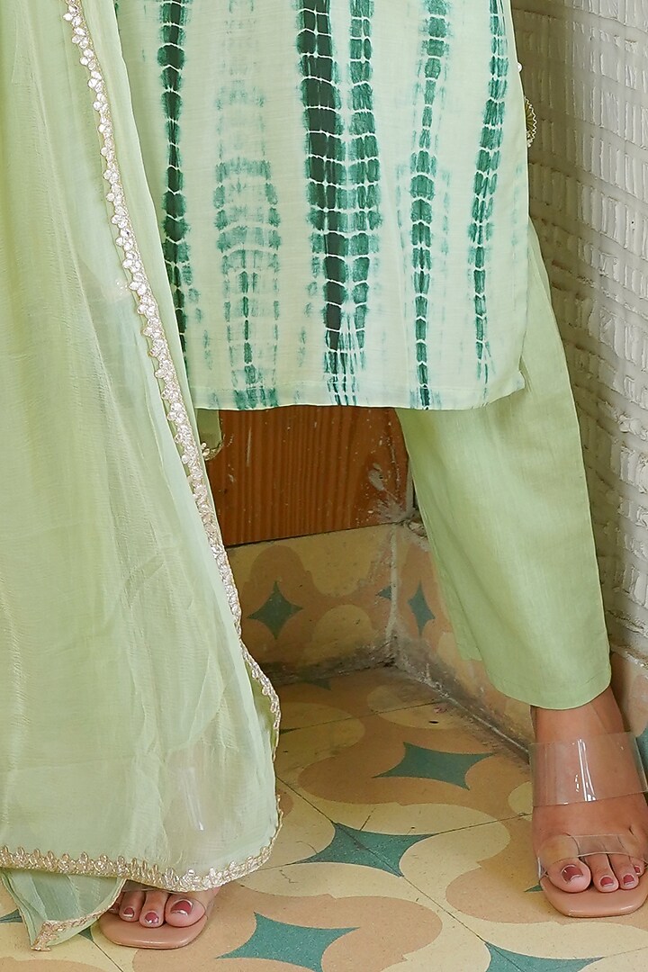 Green Printed Kurta Set by House Of Jamoti at Pernia's Pop Up Shop