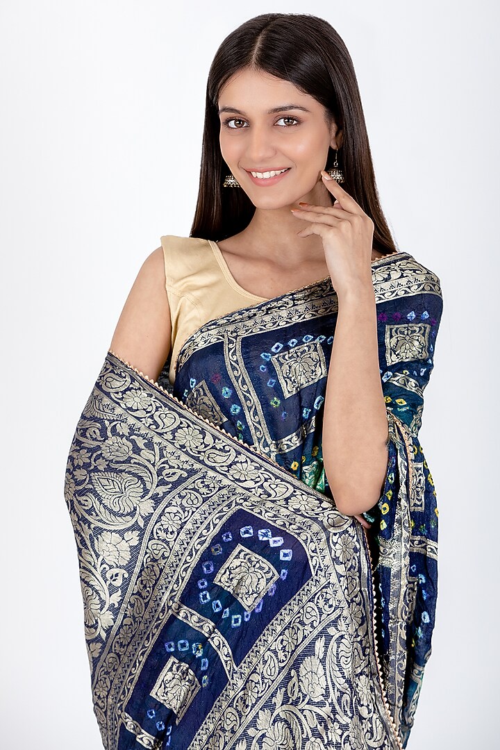 Green Hand-Dyed Bandhani Saree Set by House Of Jamoti at Pernia's Pop Up Shop