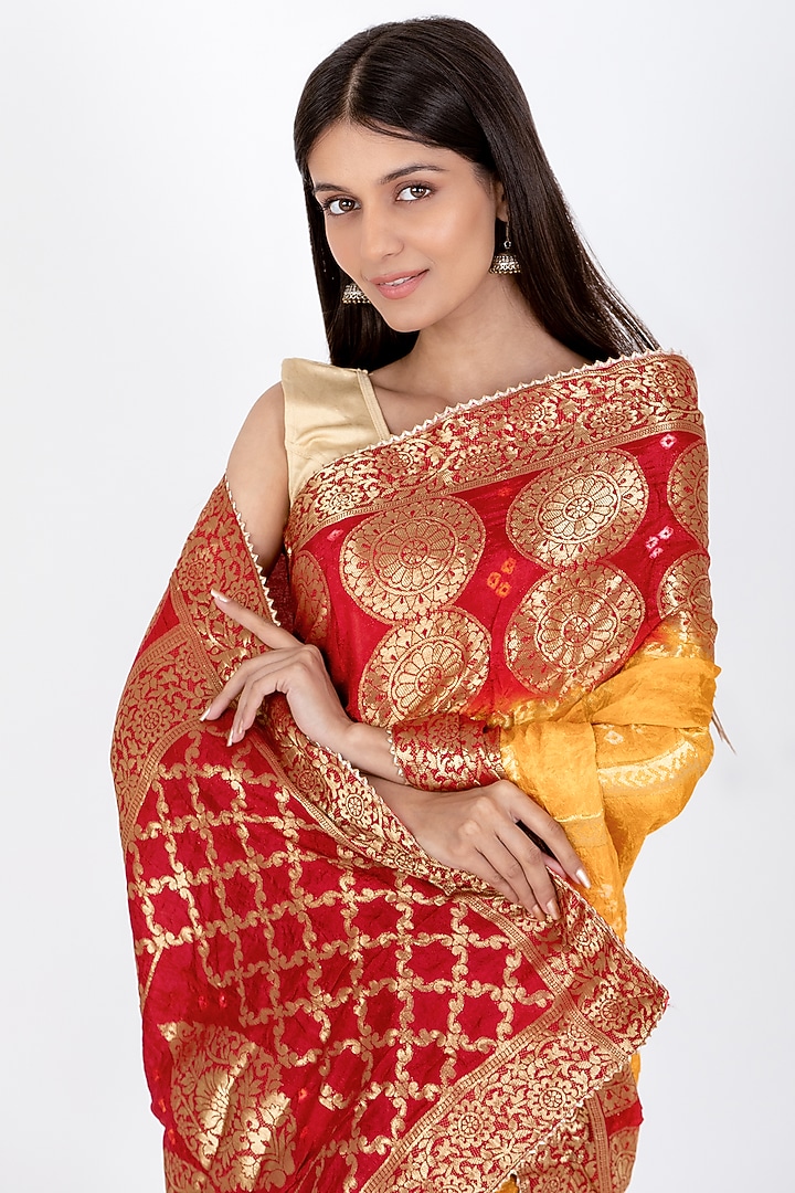 Red Hand-Dyed Bandhani Saree Set by House Of Jamoti at Pernia's Pop Up Shop