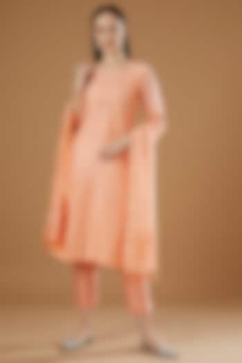 Peach Silk Chanderi Embroidered Kurta Set by House Of Jamoti