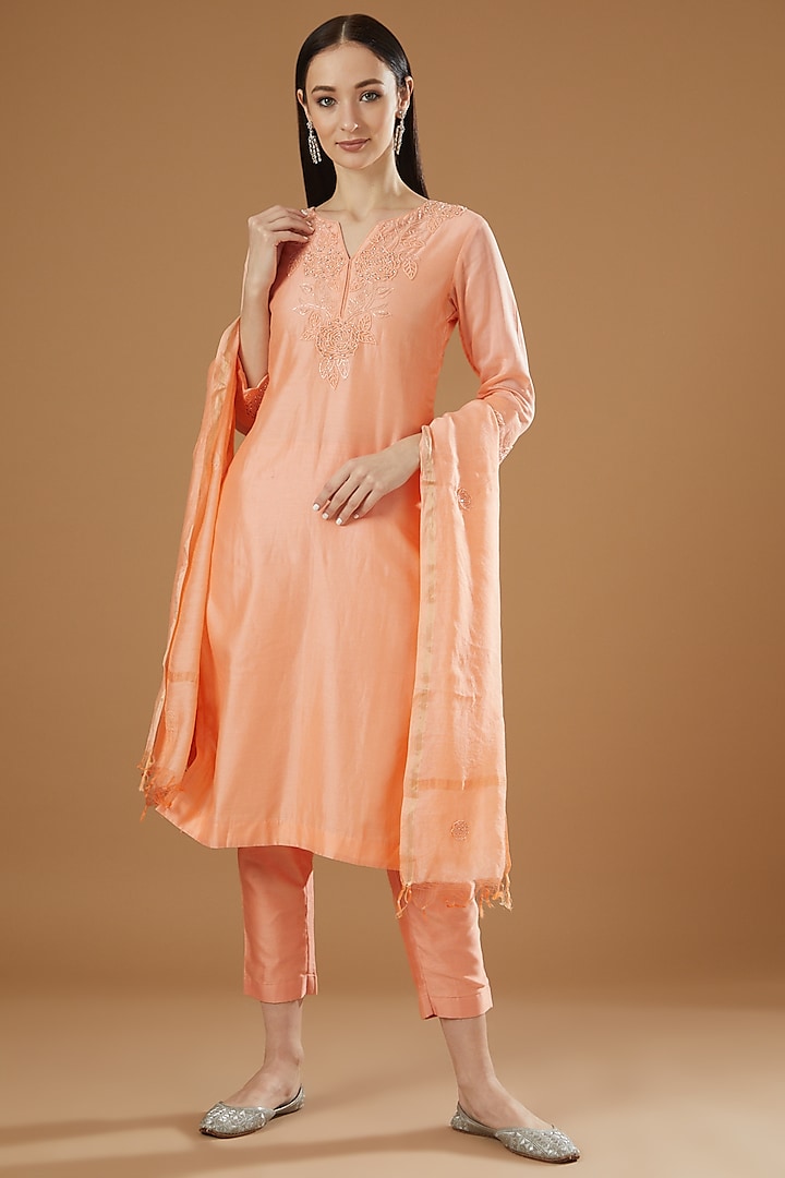 Peach Silk Chanderi Embroidered Kurta Set by House Of Jamoti