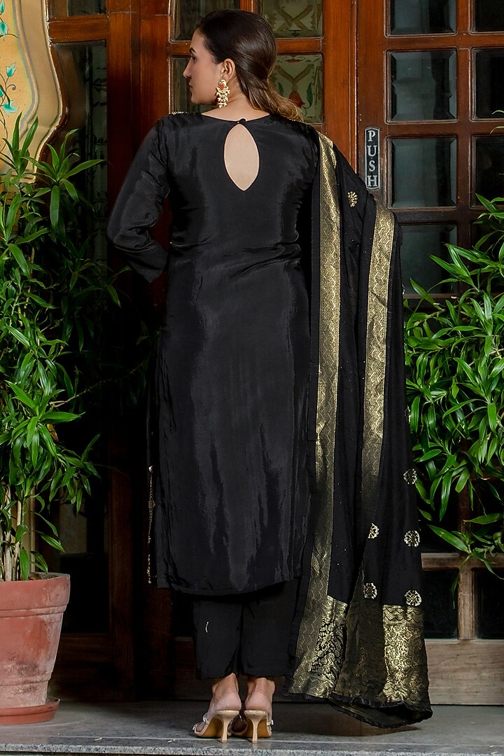 Black Silk & Banarsi Kurta Set by House Of Jamoti at Pernia's Pop Up Shop