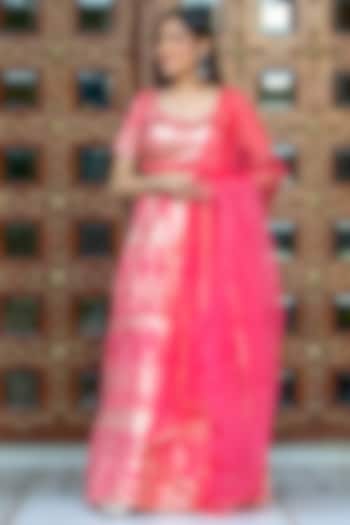 Neon Pink Embroidered Lehenga Set by House Of Jamoti at Pernia's Pop Up Shop