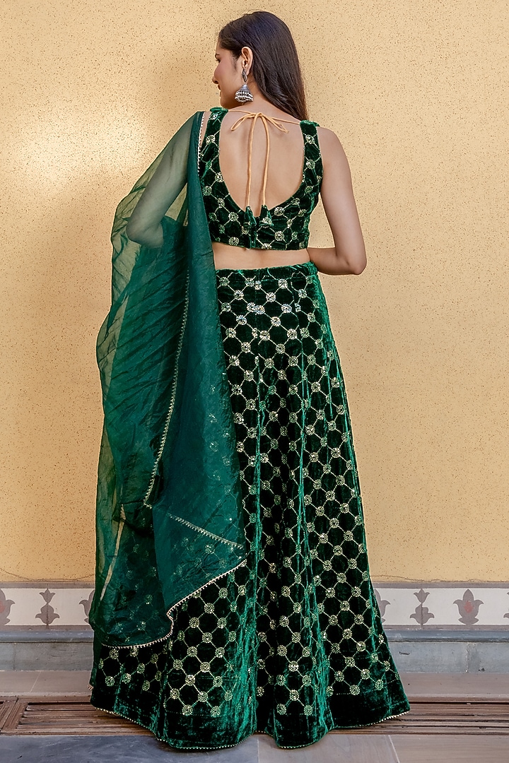 Green Embellished Lehenga Set by House Of Jamoti at Pernia's Pop Up Shop
