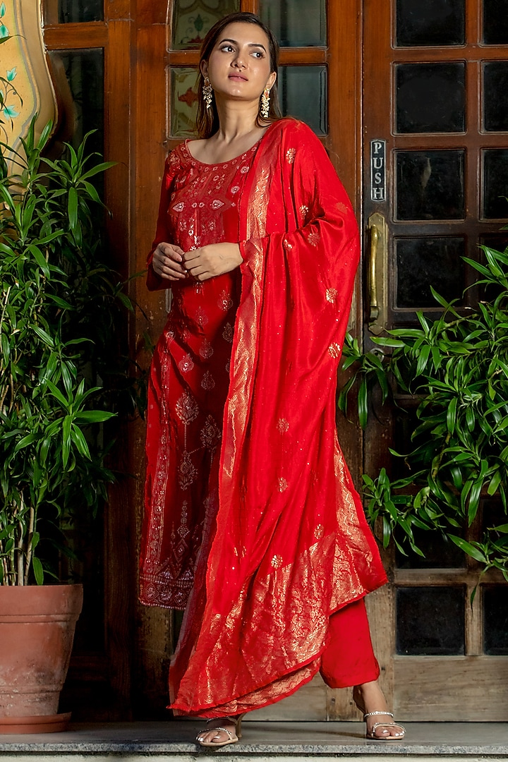 Red Silk Kurta Set by House Of Jamoti