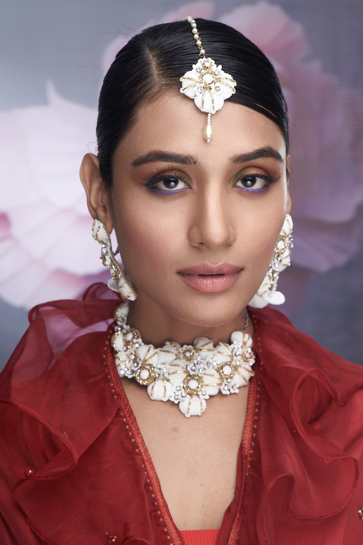 Off-White Mirror & Shell Necklace Set by TORQUE by Merge at Pernia's Pop Up Shop