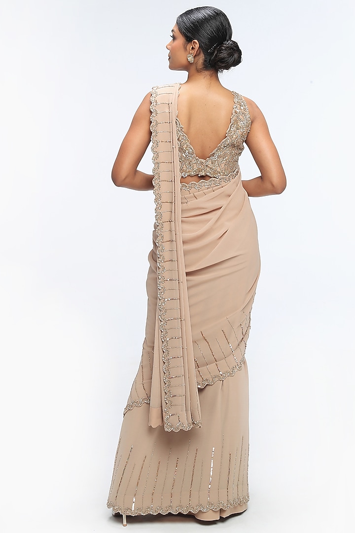 Gold Mirage Pure Silk Organza Embellished Reception Saree Set by Mirroir at Pernia's Pop Up Shop