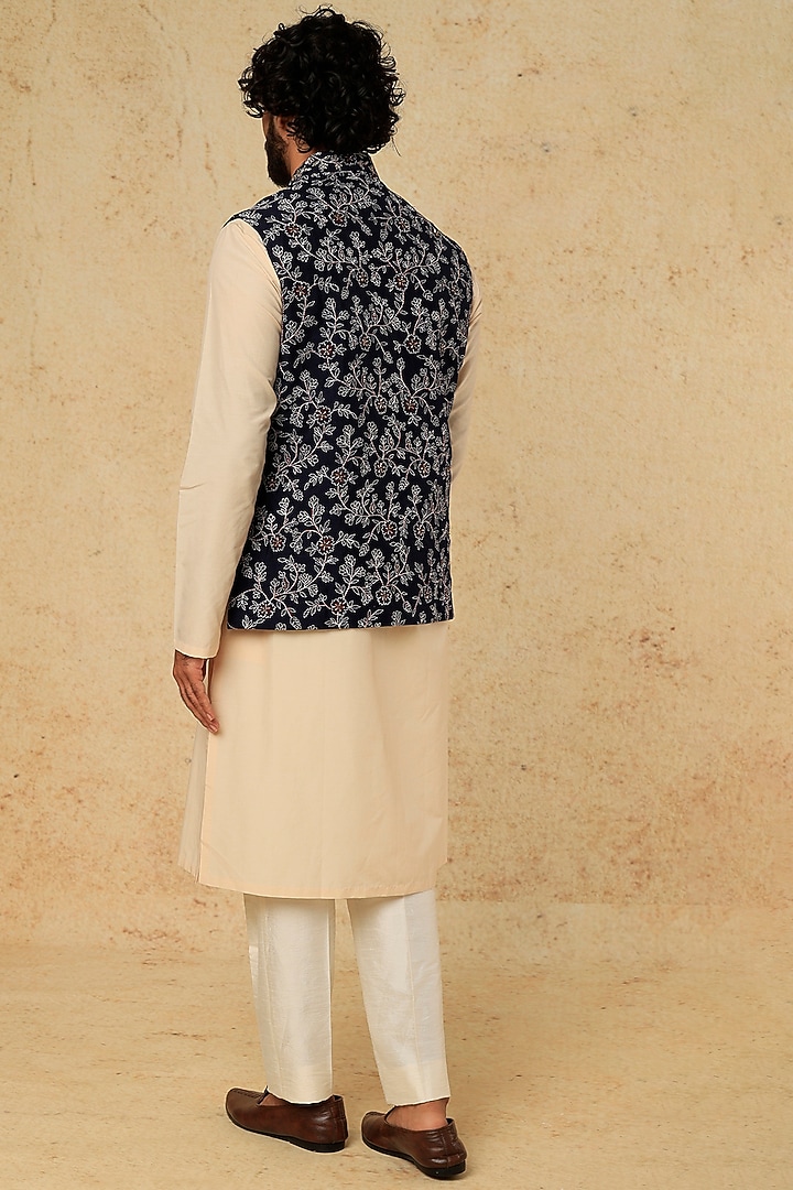 Navy Blue Cotton Silk Bundi Jacket With Kurta Set by Mirroir Men at Pernia's Pop Up Shop