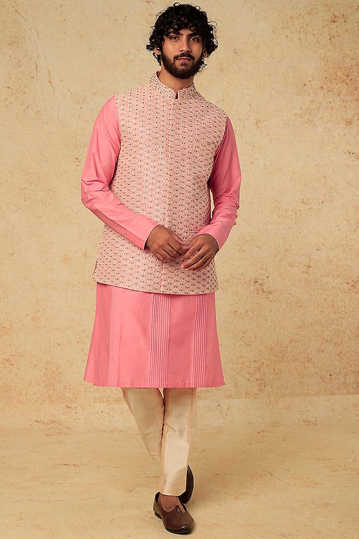 Light Pink Cotton Silk Bundi Jacket With Kurta Set by Mirroir Men