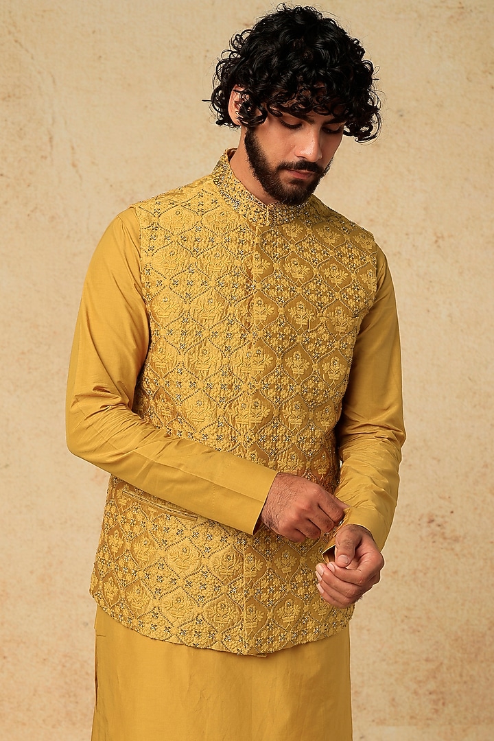 Mustard Cotton Silk Bundi Jacket With Kurta Set by Mirroir Men at Pernia's Pop Up Shop