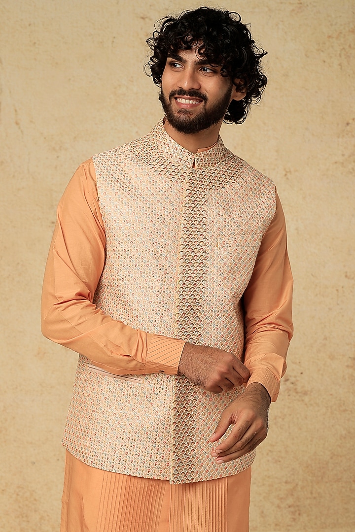 Light Peach Cotton Silk Bundi Jacket With Kurta Set by Mirroir Men at Pernia's Pop Up Shop