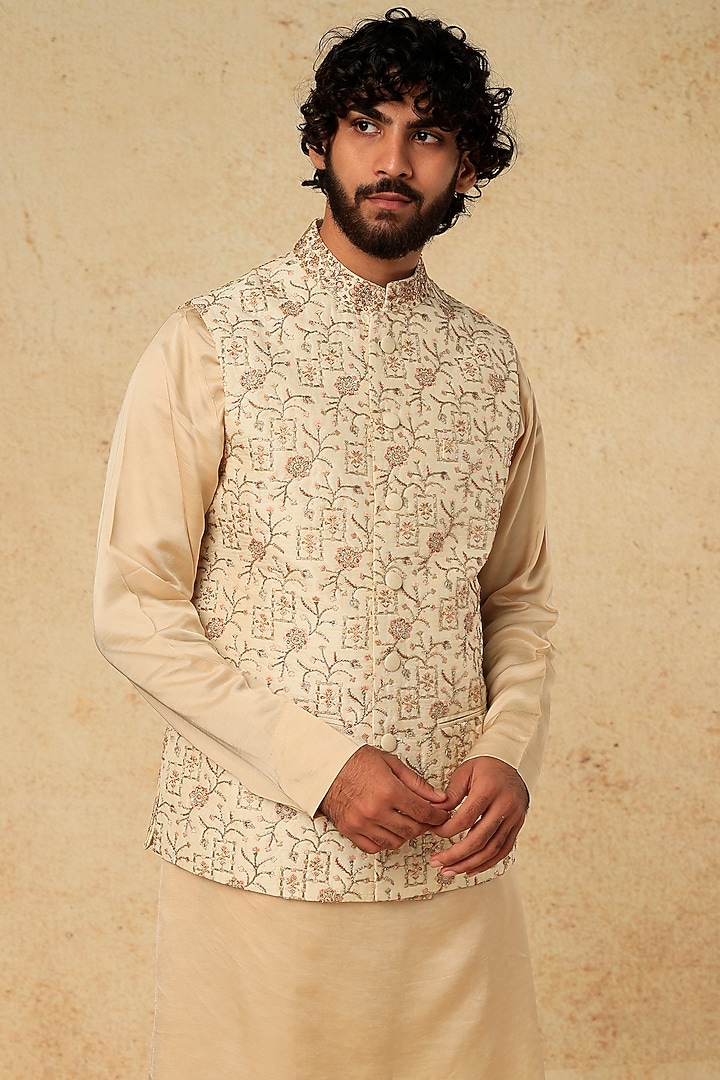 Ivory Viscose Linen Embroidered Bundi Jacket Set by Mirroir Men at Pernia's Pop Up Shop