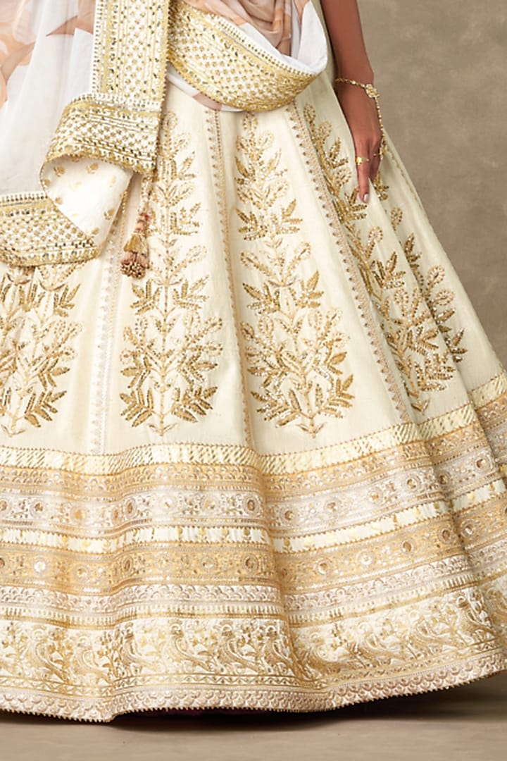 Ivory Raw Silk Bridal Lehenga Set by Masaba at Pernia's Pop Up Shop