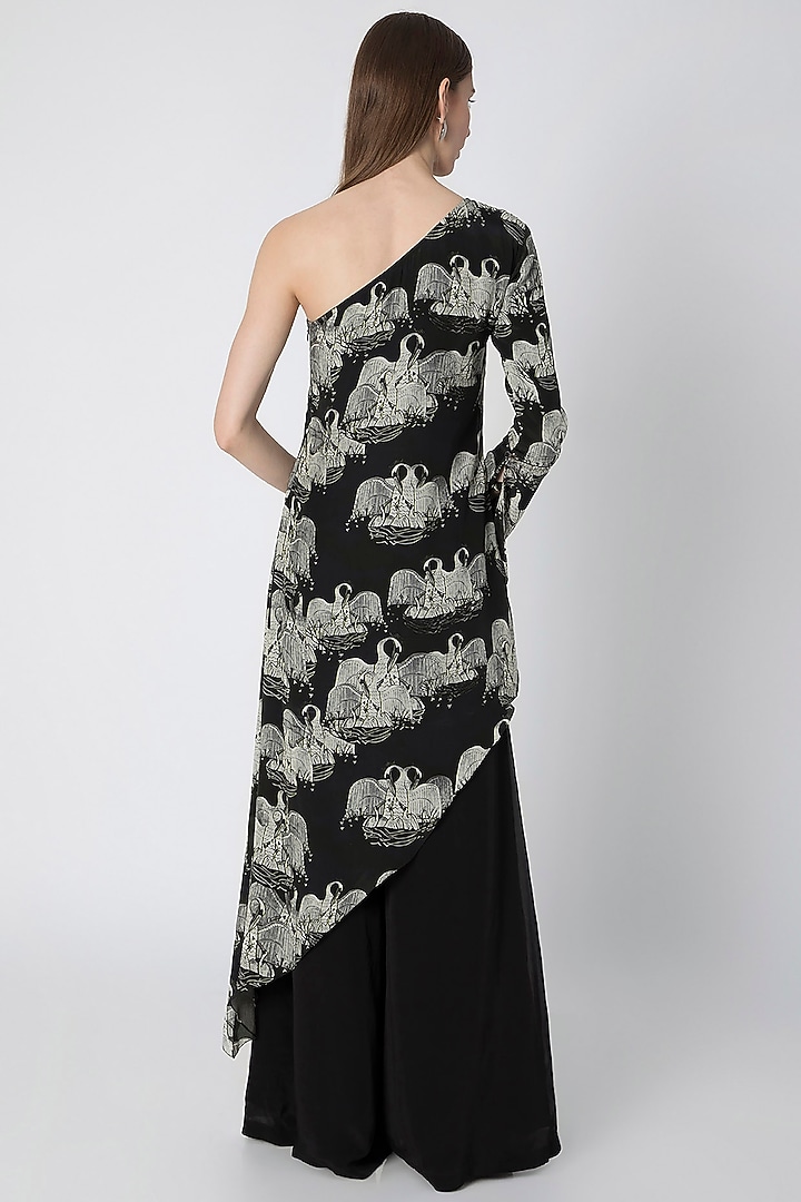 Black & Ivory Digital Printed Tunic Set With Bag by Masaba at Pernia's Pop Up Shop