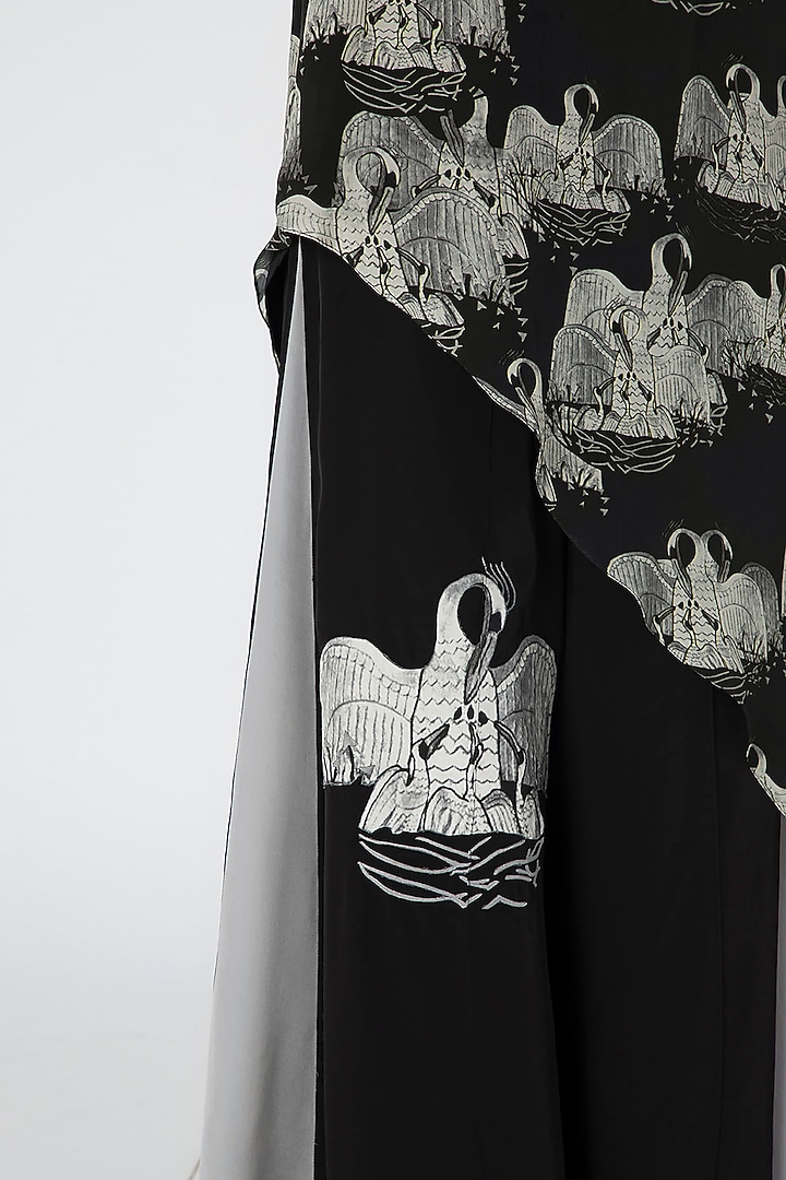 Black & Ivory Digital Printed Tunic Set With Bag by Masaba at Pernia's Pop Up Shop