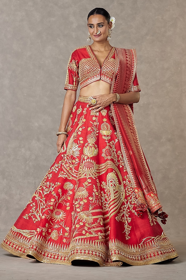 Red Bagh-E-Bahar Neelkamal Raw Silk Thread Embroidered Bridal Lehenga Set by Masaba at Pernia's Pop Up Shop