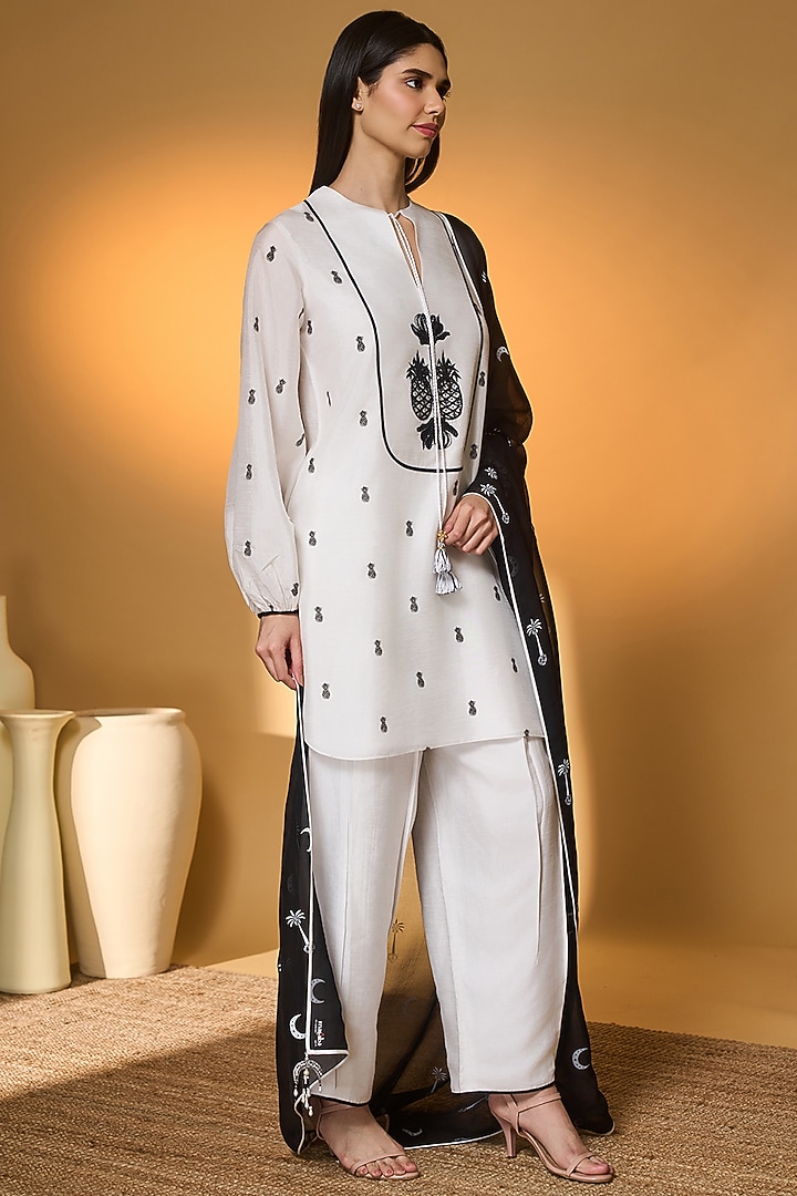 Ivory Raw Silk Embellished & Khadi Printed Kurta Set by Masaba at Pernia's Pop Up Shop