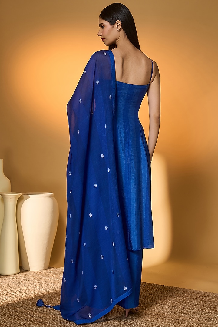 Blue Raw Silk Embellished Kurta Set by Masaba at Pernia's Pop Up Shop