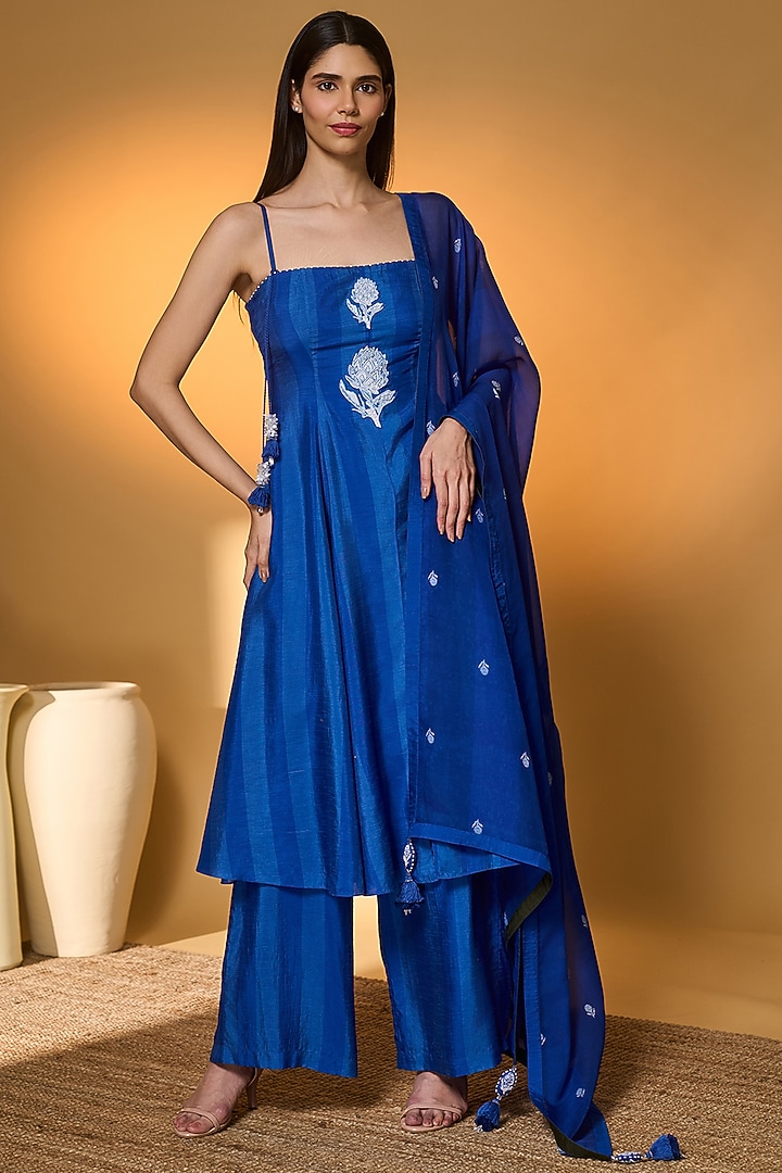 Blue Raw Silk Embellished Kurta Set by Masaba at Pernia's Pop Up Shop
