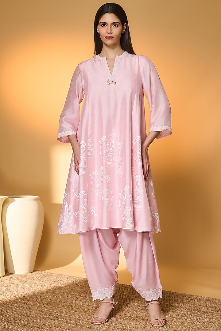Pink Raw Silk Blushing Bloom Printed Kurta Set by Masaba at Pernia's Pop Up Shop