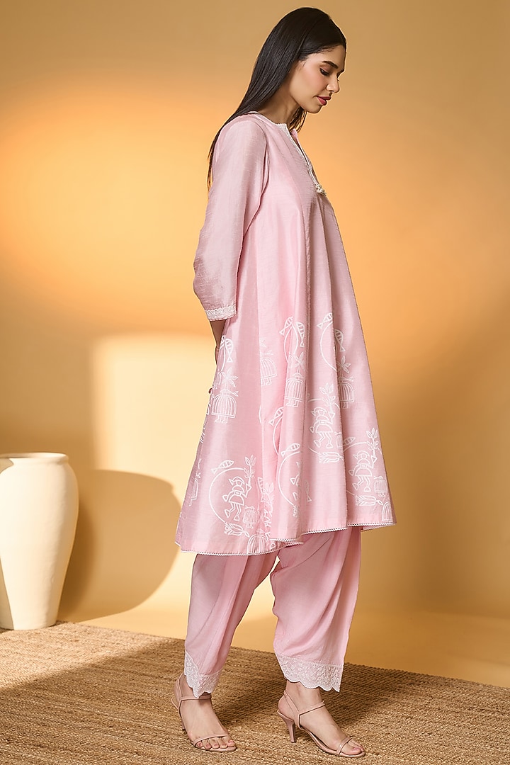 Pink Raw Silk Blushing Bloom Printed Kurta Set by Masaba at Pernia's Pop Up Shop