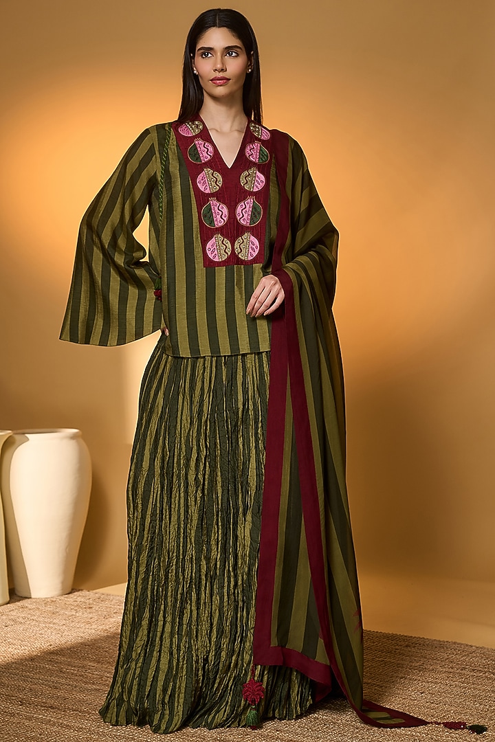 Green Raw Silk Kali Skirt Set by Masaba at Pernia's Pop Up Shop