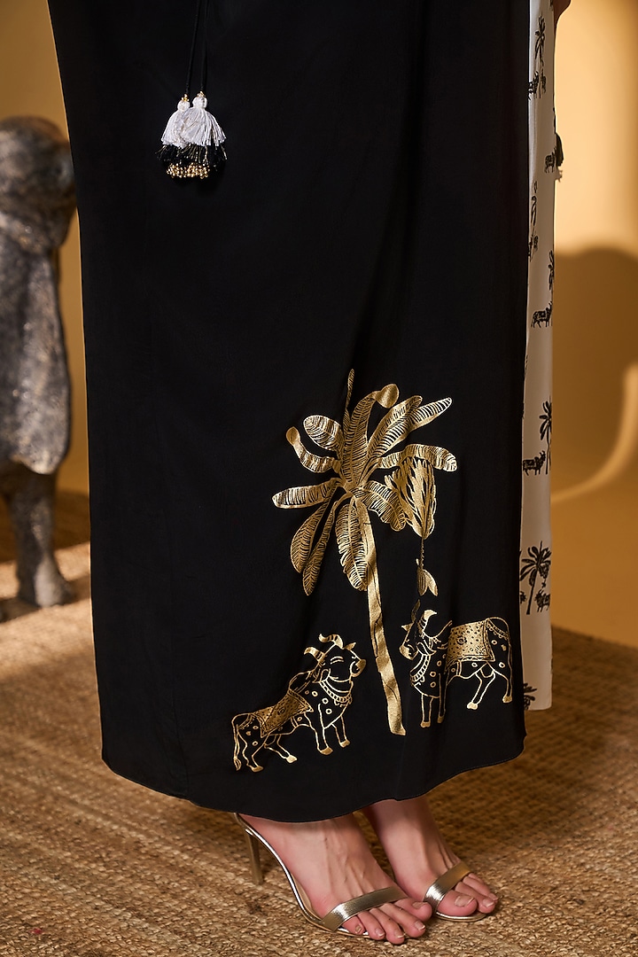Black & White Crepe Silk Tropical Nandi Foil Printed Kaftan by Masaba at Pernia's Pop Up Shop