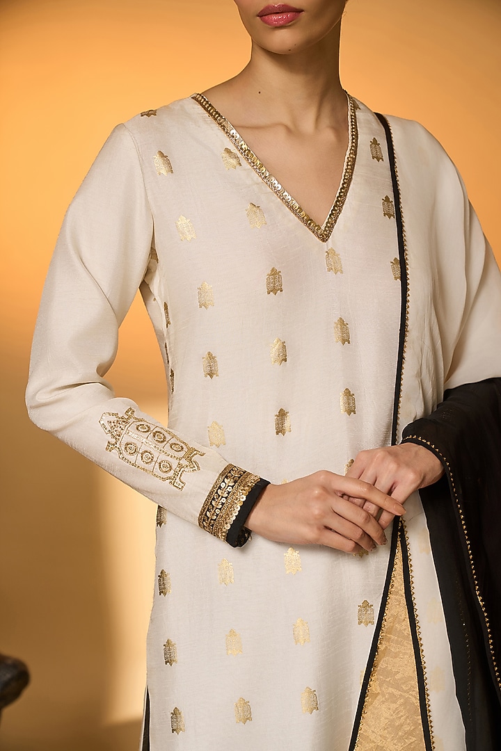 Ivory Raw Silk Embellished & Printed Kurta Set by Masaba at Pernia's Pop Up Shop
