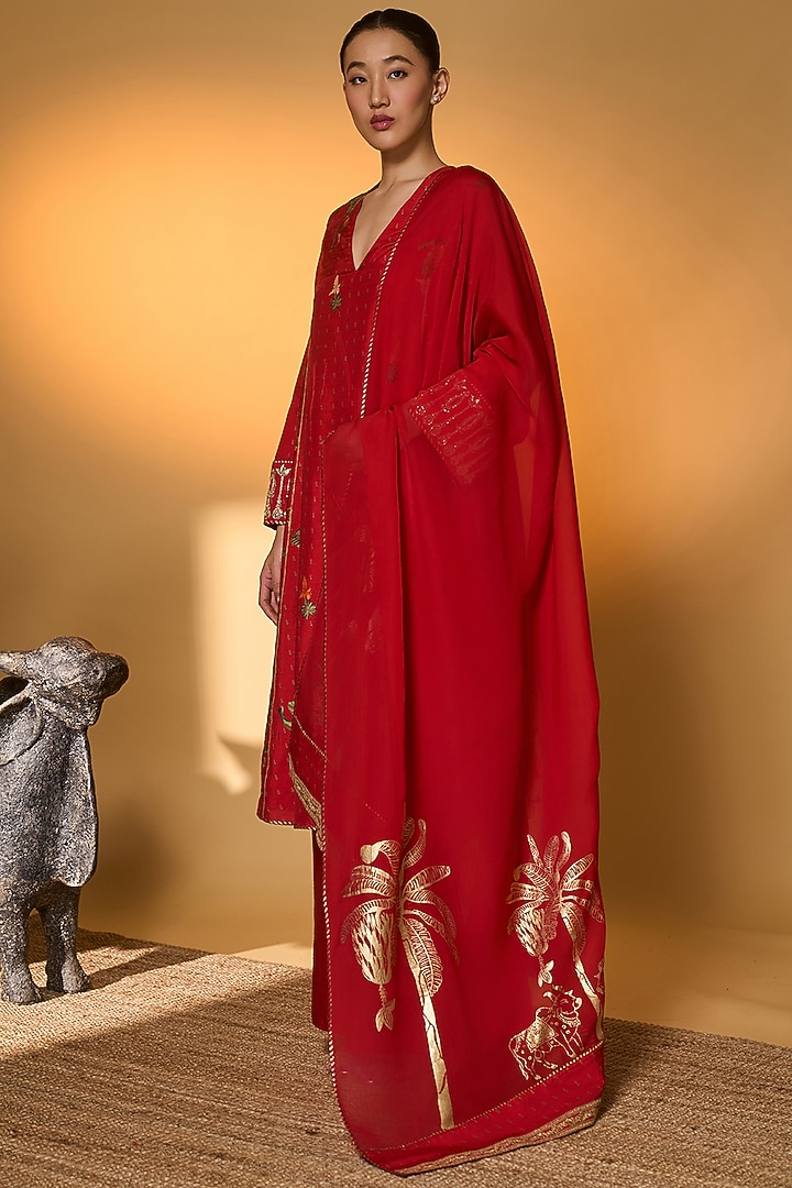 Red Raw Silk Nandi Tropical Digital Printed Kurta Set by Masaba at Pernia's Pop Up Shop
