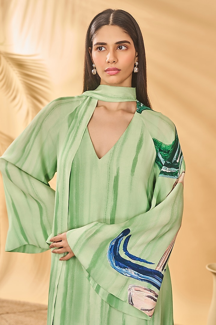 Ivy Green Crepe Silk Printed Reversible Kaftan by Masaba at Pernia's Pop Up Shop
