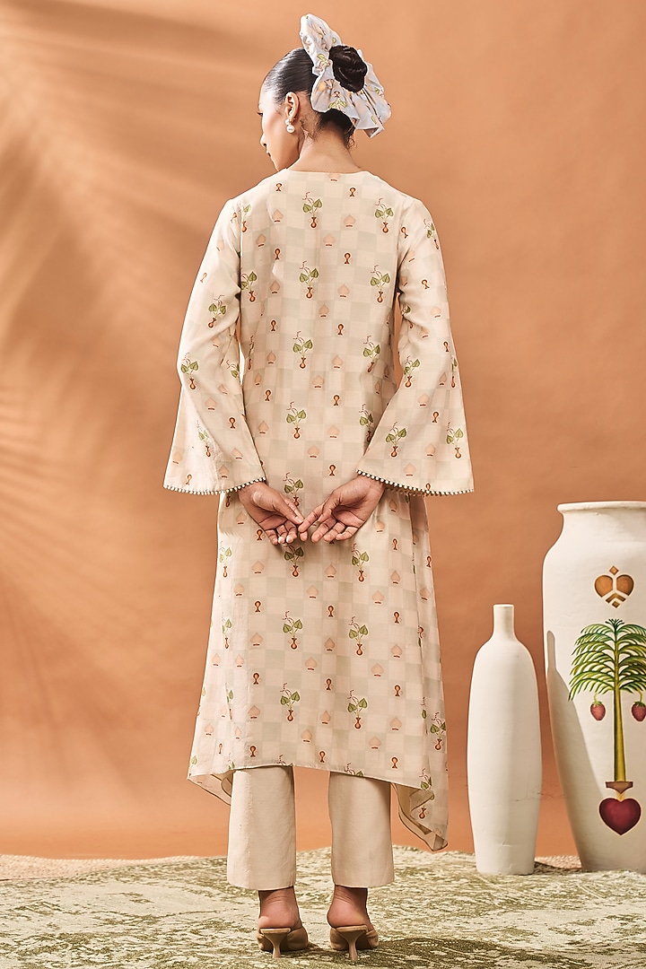 Ivory Chanderi Crochet Embellished High-Low Kurta Set by Masaba at Pernia's Pop Up Shop