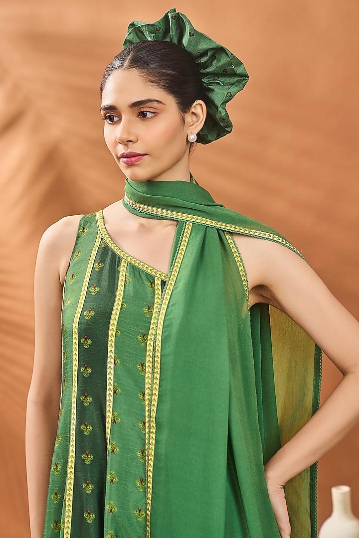 Green Raw Silk Printed One-Shoulder Kalidar Wedding Anarkali Set by Masaba at Pernia's Pop Up Shop