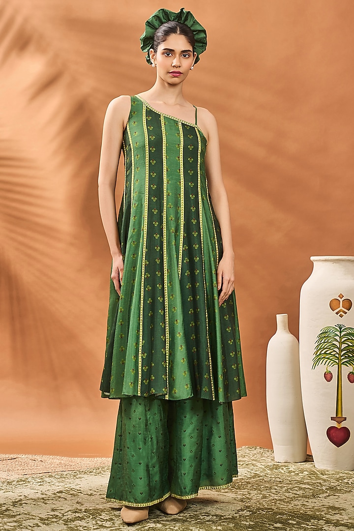 Green Raw Silk Printed One-Shoulder Kalidar Wedding Anarkali Set by Masaba at Pernia's Pop Up Shop