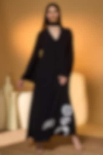 Black Crepe Silk Khadi Printed V-Neck Kaftan by Masaba at Pernia's Pop Up Shop