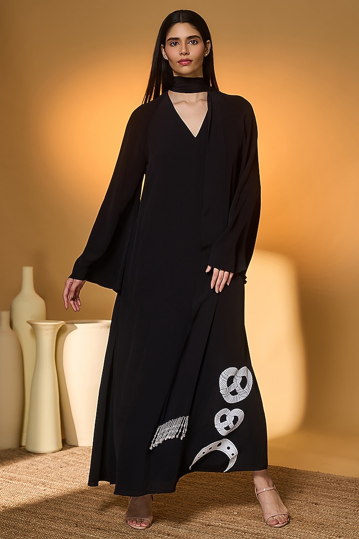Black Crepe Silk Khadi Printed V-Neck Kaftan by Masaba at Pernia's Pop Up Shop