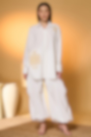 White Cotton Screen Printed Co-Ord Set by Masaba at Pernia's Pop Up Shop