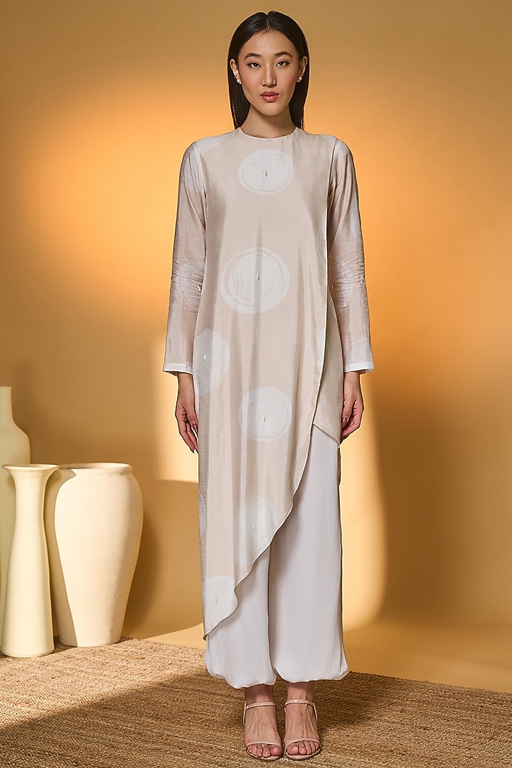 Ivory Raw Silk Asymmetrical Overlap Kurta Set by Masaba at Pernia's Pop Up Shop