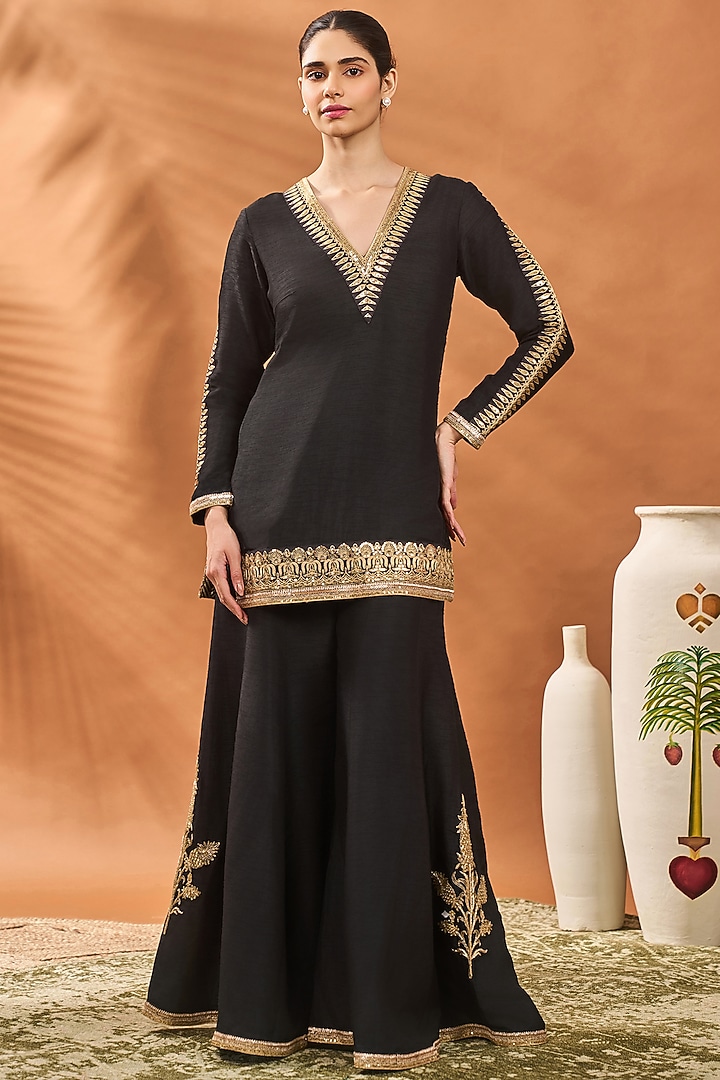 Black Raw Silk Embellished Kurta Set by Masaba at Pernia's Pop Up Shop