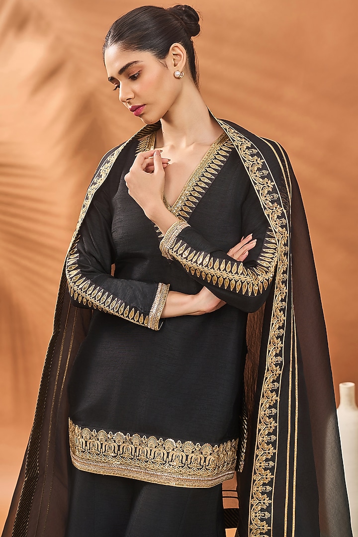 Black Raw Silk Embellished Kurta Set by Masaba at Pernia's Pop Up Shop