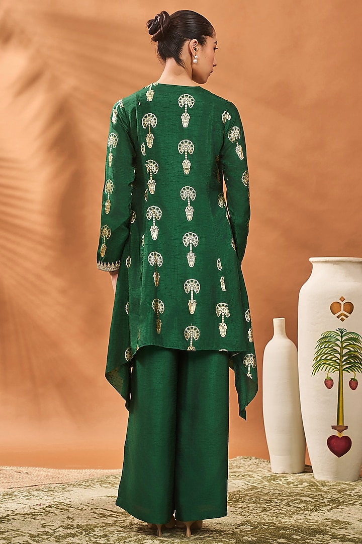Green Raw Silk Foil Printed & Embroidered Tunic Set by Masaba at Pernia's Pop Up Shop
