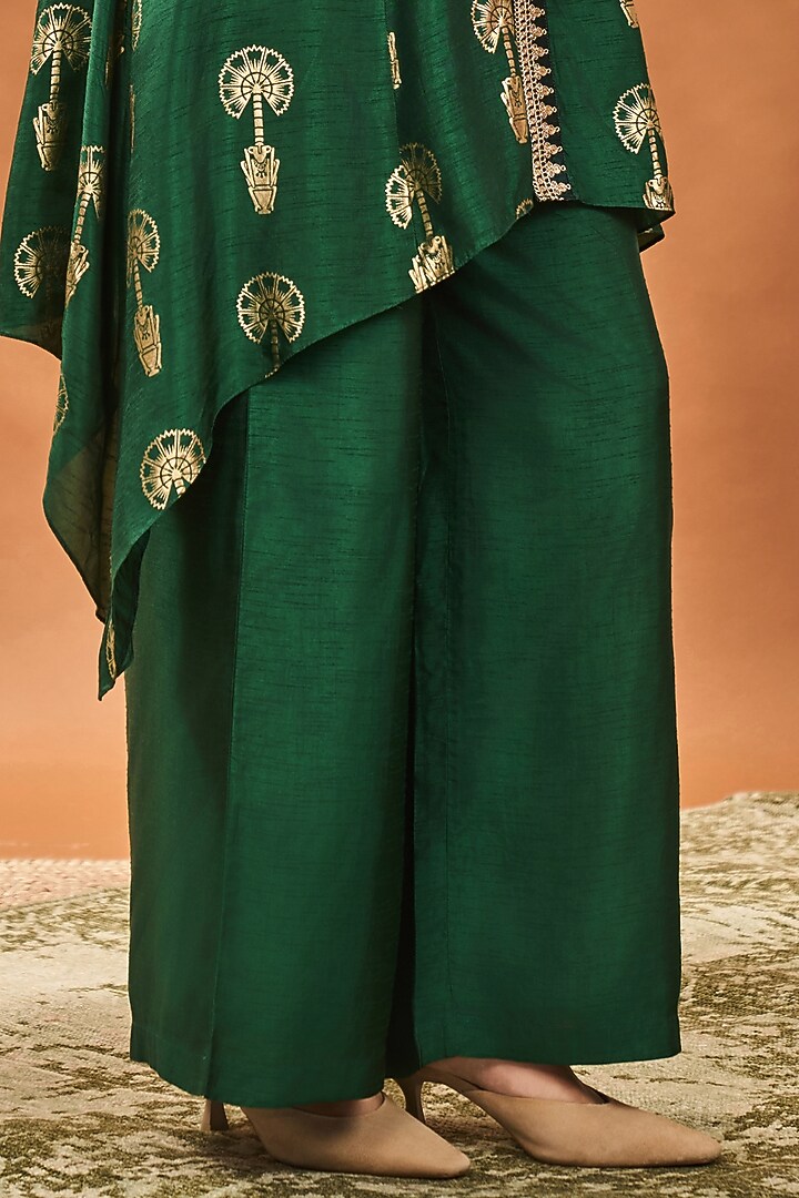 Green Raw Silk Foil Printed & Embroidered Tunic Set by Masaba at Pernia's Pop Up Shop